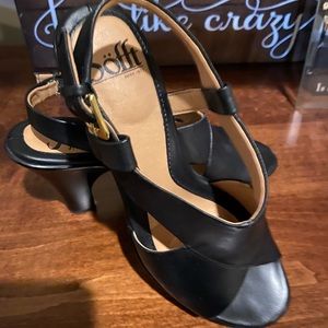 Ladies heeled sandals